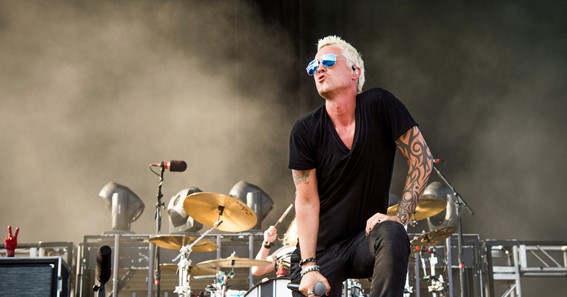 Who Is The Lead Singer Of Stone Temple Pilots? post thumbnail image