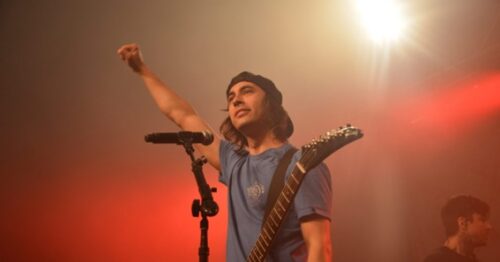 Who Is The Lead Singer Of Pierce The Veil?